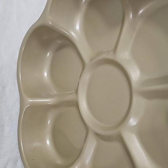 Crofton Flower Cake Pan - Picture 2 of 4